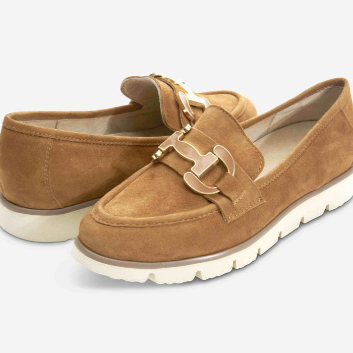 Vaneli Jards Loafer In Tan Suede