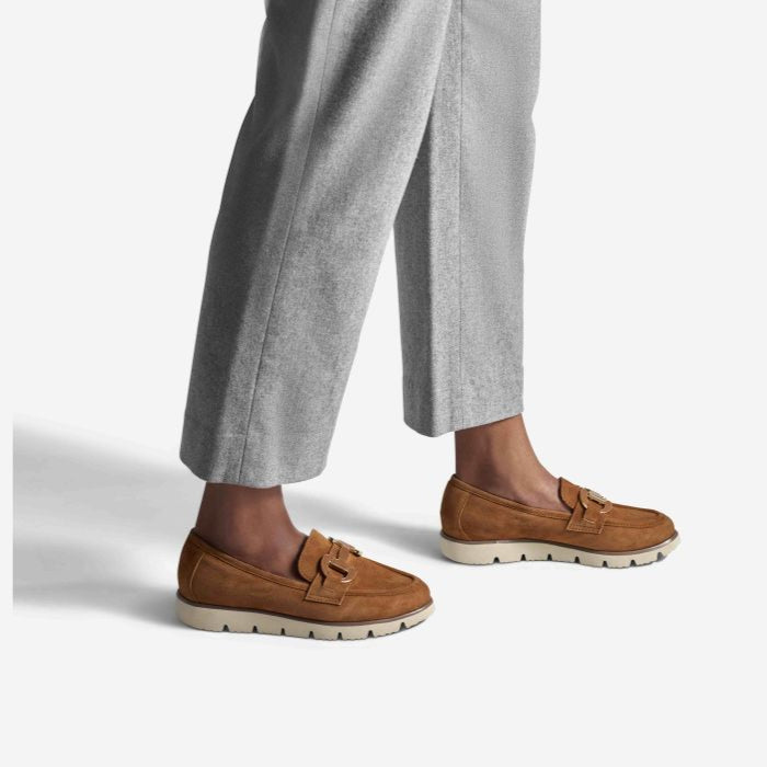 Vaneli Jards Loafer In Tan Suede