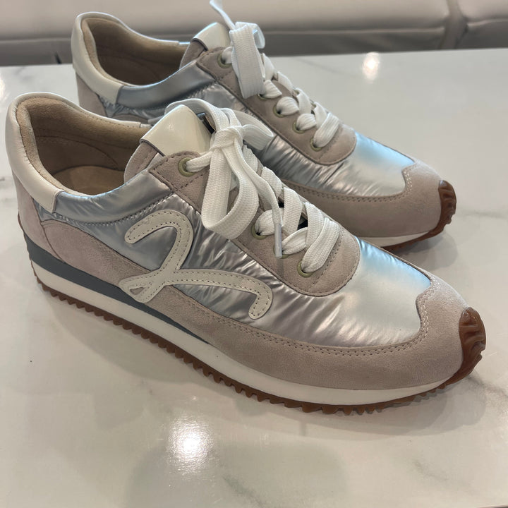 Vaneli Queen Sneaker