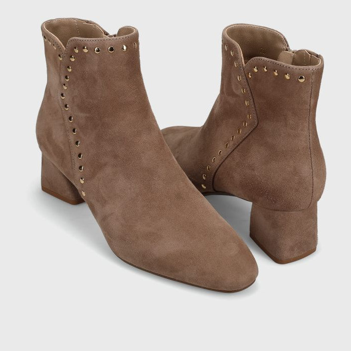 Vaneli Zoey in Military Suede