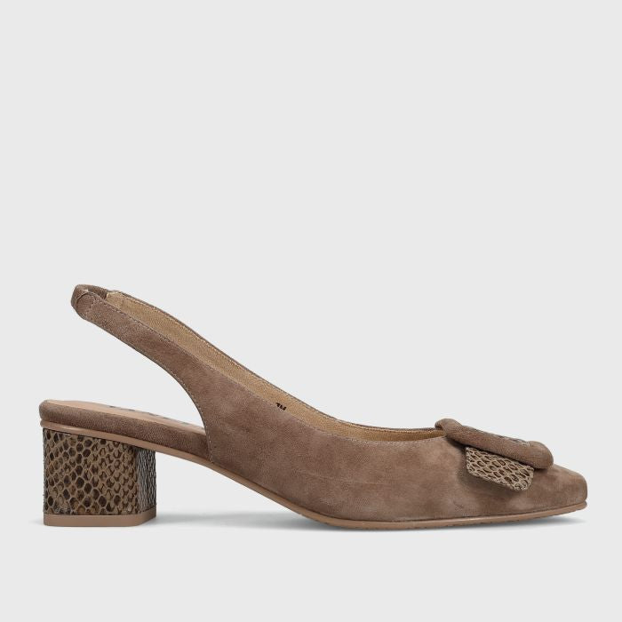 Vaneli Saki in Taupe Suede