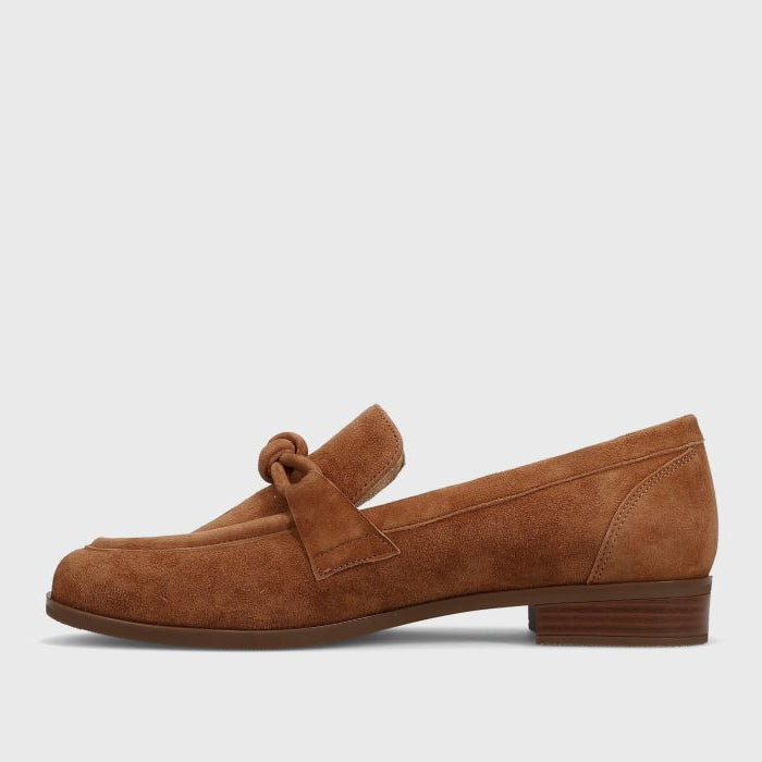 Vaneli Kaye Loafer in Cuoio Suede