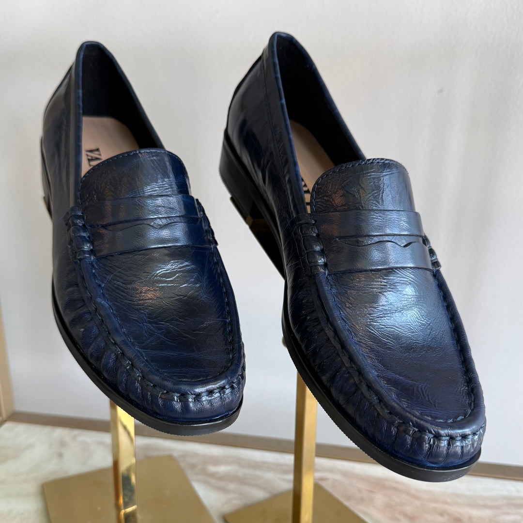 Vaneli Kelley Loafer in Navy
