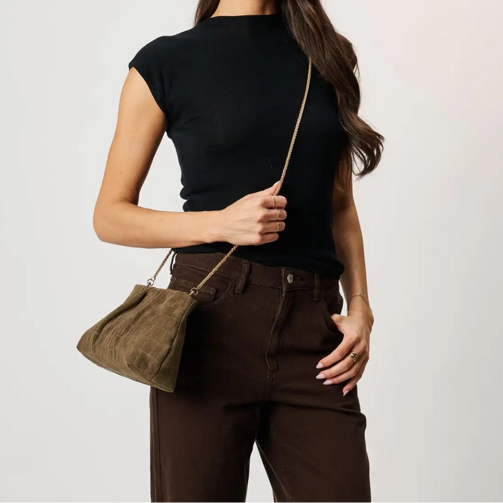 Elva Clutch in Olive