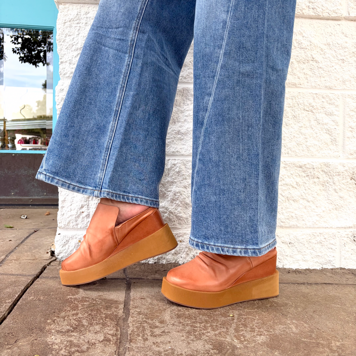 Antelope Piper Platform Mule in Taupe Leather