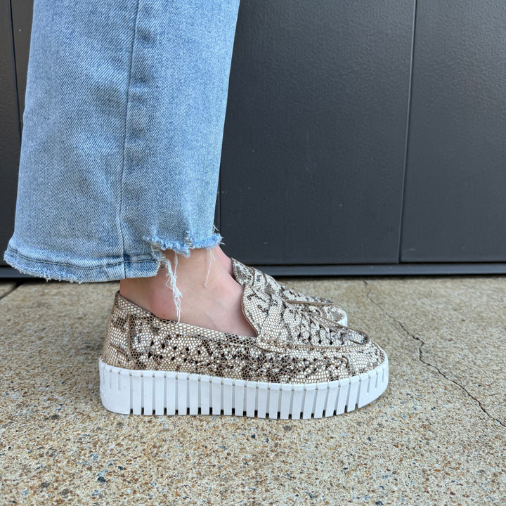 Bernie Mev TW Rhianna in Python