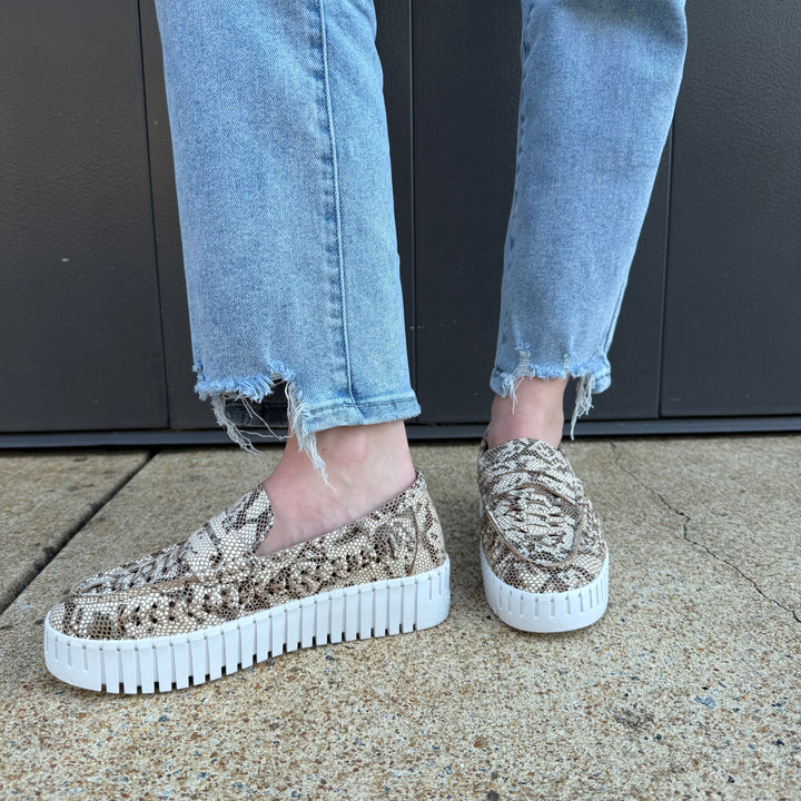 Bernie Mev TW Rhianna in Python