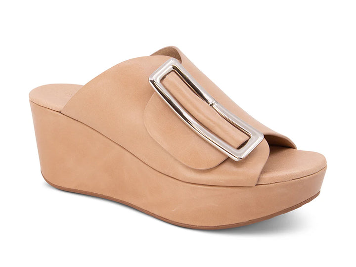 Chocolat Blu Yasha in Sand