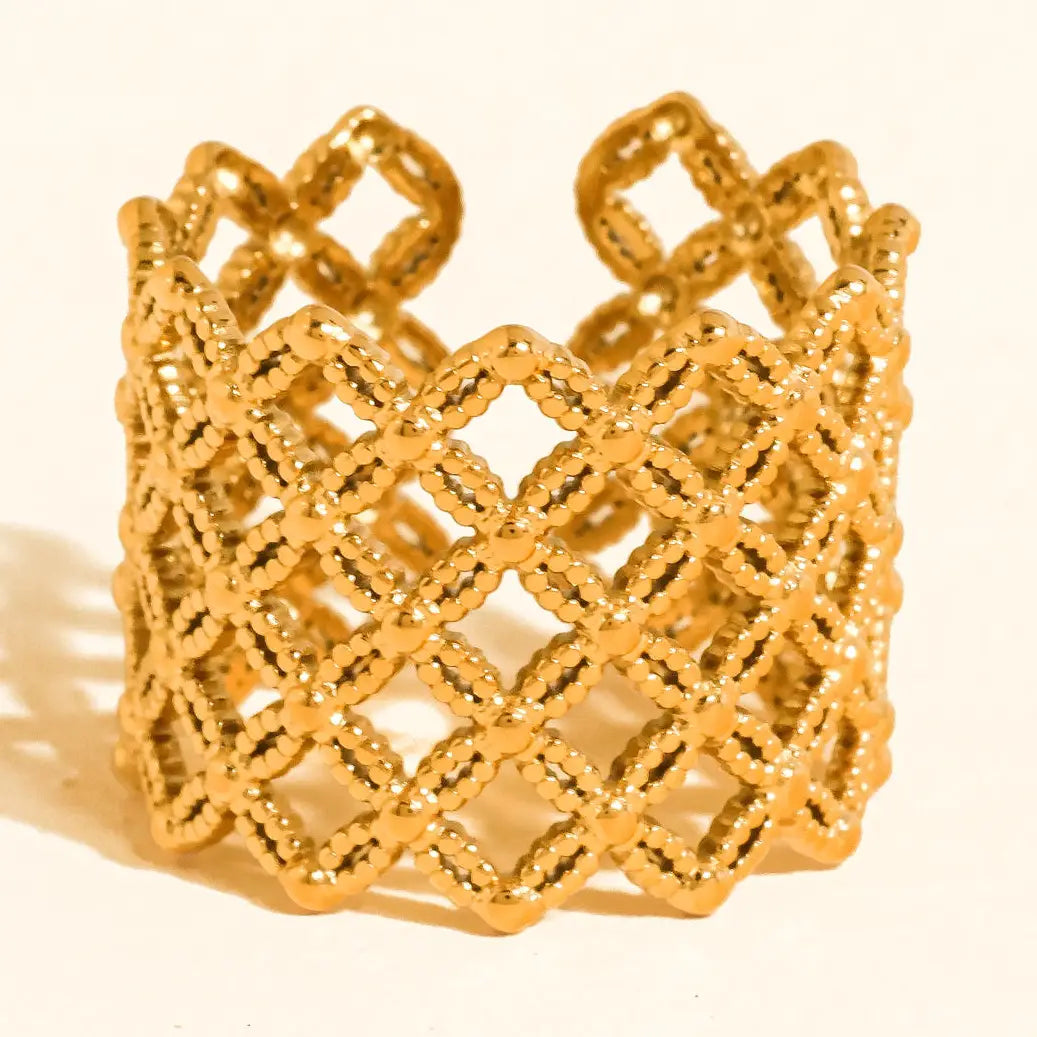Alizée Lattice Statement Ring