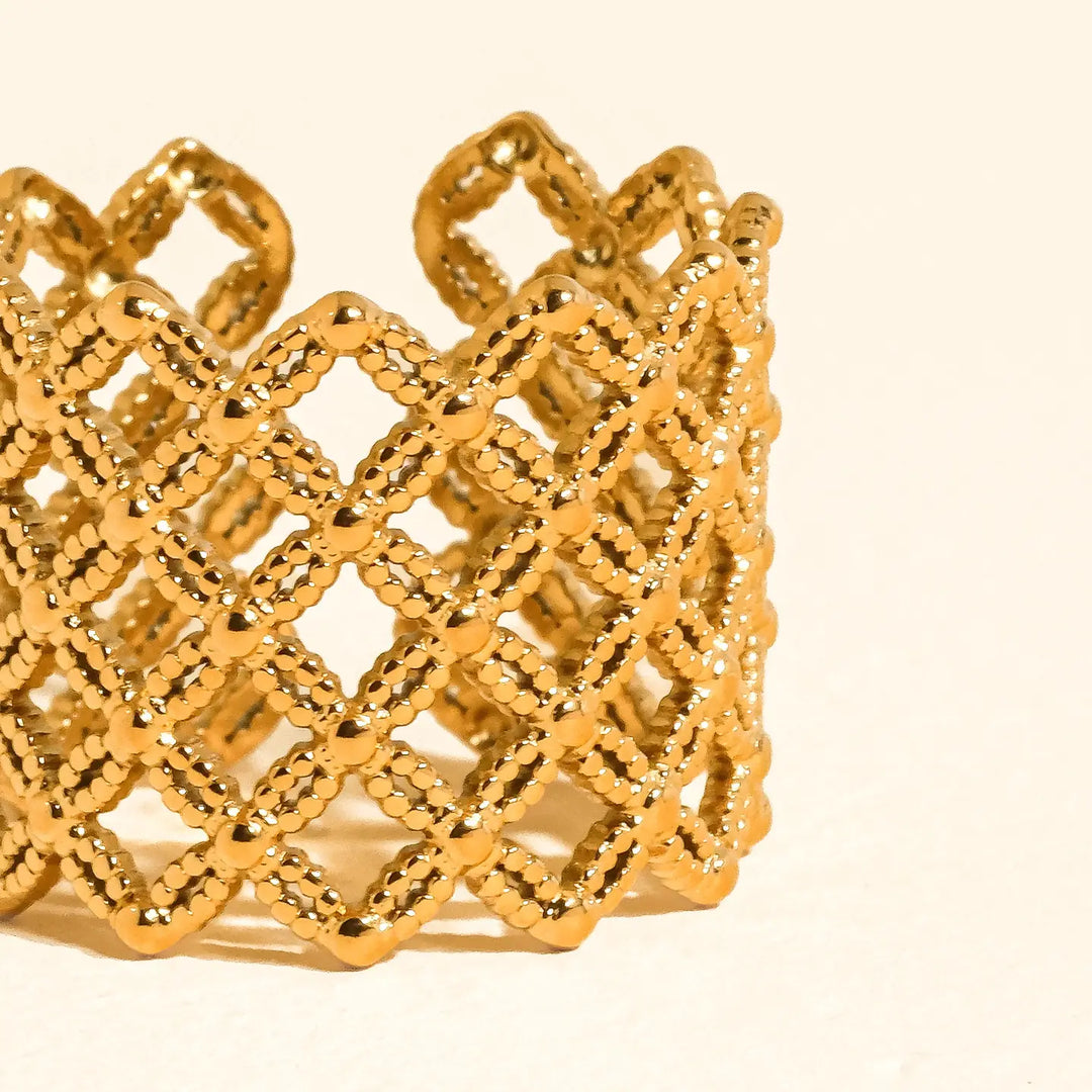 Alizée Lattice Statement Ring