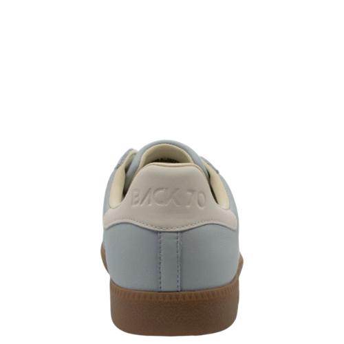 Back 70 Cloud D26 in Light Sky