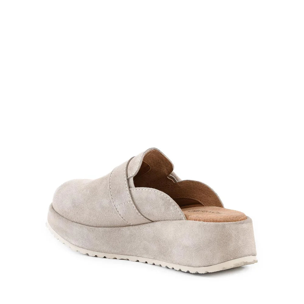 Seychelles Come Together II Platform Mule in Sand